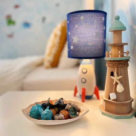 Cozy Fairytal Garden Apartment, Family Friendly, Free Parking, 15 Min To Airport Atena Exterior foto