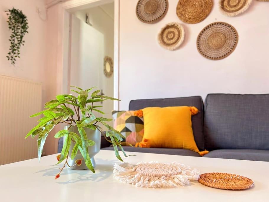 Cozy Fairytal Garden Apartment, Family Friendly, Free Parking, 15 Min To Airport Atena Exterior foto