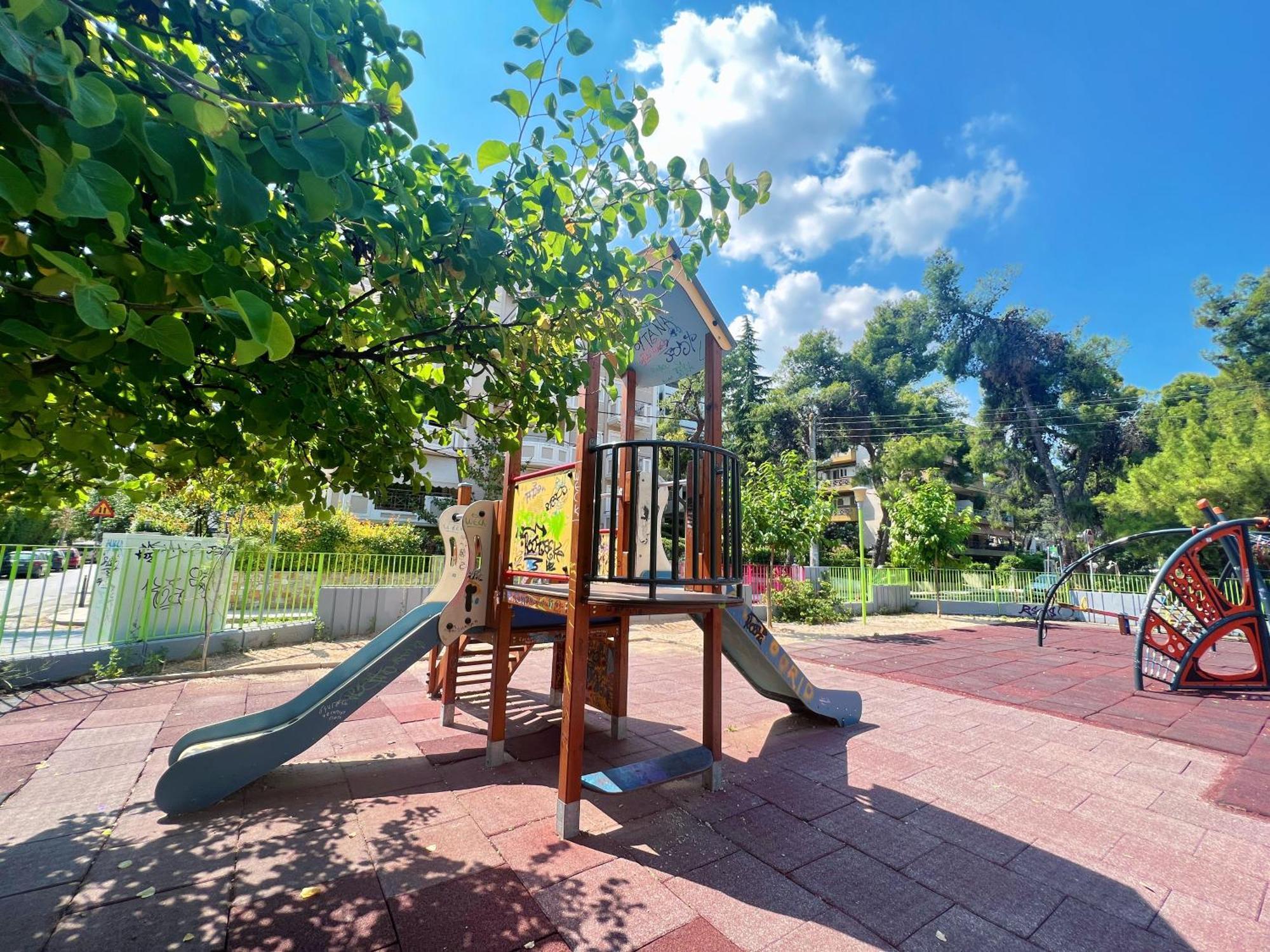 Cozy Fairytal Garden Apartment, Family Friendly, Free Parking, 15 Min To Airport Atena Exterior foto