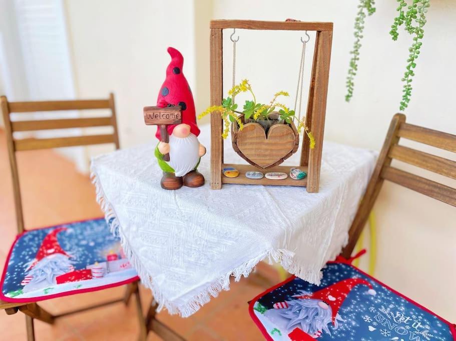 Cozy Fairytal Garden Apartment, Family Friendly, Free Parking, 15 Min To Airport Atena Exterior foto