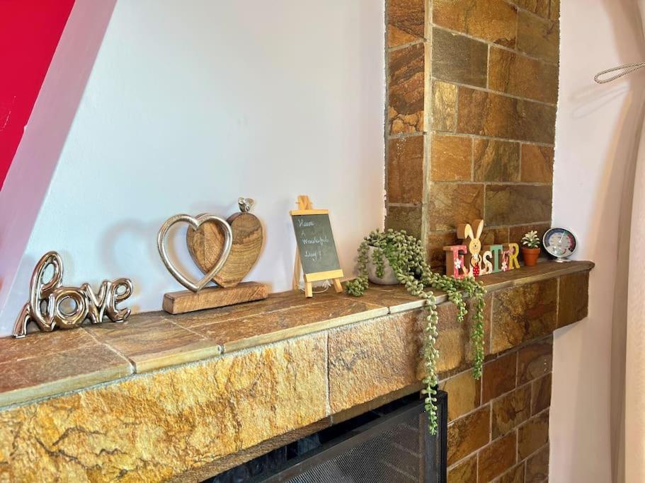 Cozy Fairytal Garden Apartment, Family Friendly, Free Parking, 15 Min To Airport Atena Exterior foto